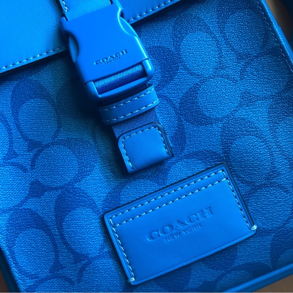 🥰 COACH Track Pack In Signature Canvas Gunmetal/Bright Blue - Picture 4 of 12